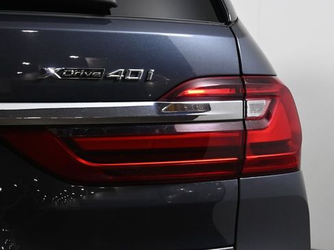 Used 2022 BMW X7 xDrive40i w/ Premium Package AWD/4WD image 13