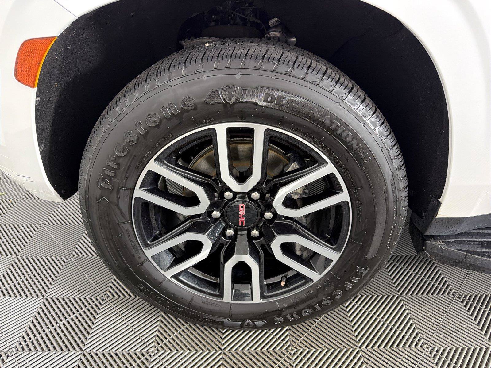 Used 2023 GMC Yukon XL AT4 w/ LPO, Floor Liner Package AWD/4WD image 9