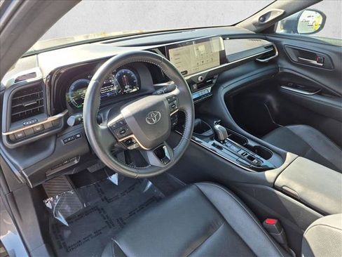 Used 2024 Toyota Crown AWD/4WD image 10