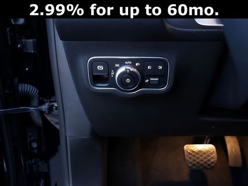 New 2025 Mercedes-Benz GLB 250 4MATIC image 35