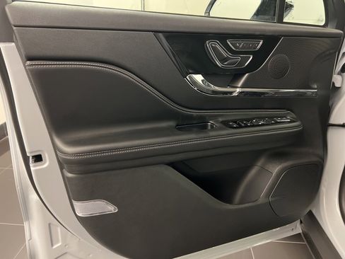 Used 2026 Lincoln Corsair Premiere image 29