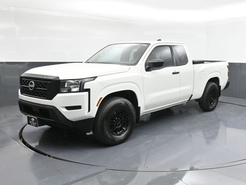 Used 2024 Nissan Frontier S w/ Technology Package image 4