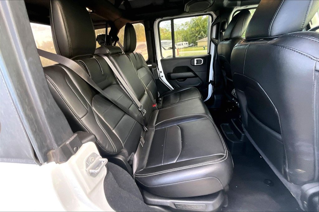 Used 2023 Jeep Wrangler Unlimited Sahara AWD/4WD image 26