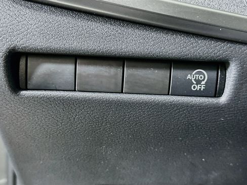 Used 2025 Nissan Kicks SV FWD image 15