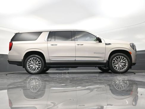 Used 2023 GMC Yukon XL SLT w/ SLT Luxury Package RWD image 24