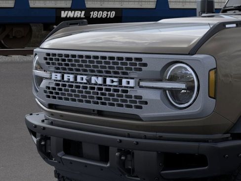 New 2025 Ford Bronco Badlands image 19