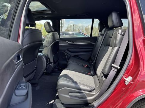 New 2026 Jeep Grand Cherokee L 4WD image 8