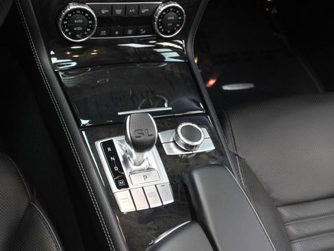 Used 2017 Mercedes-Benz SL 550 image 35