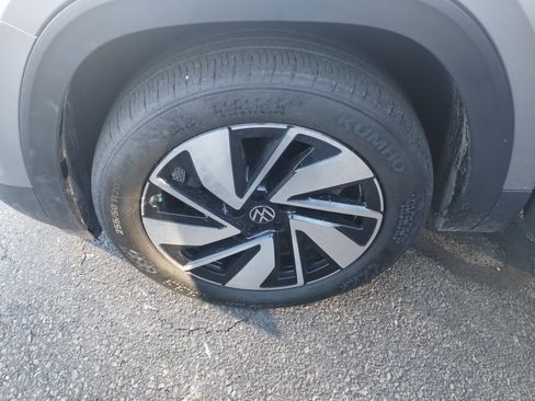 Used 2024 Volkswagen Atlas SE image 22