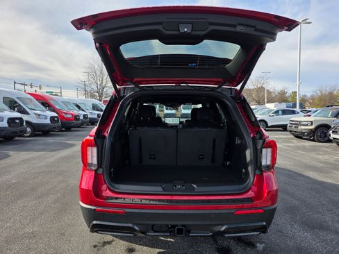 New 2026 Ford Explorer ST-Line image 15