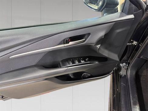 Used 2025 Toyota Camry SE image 11