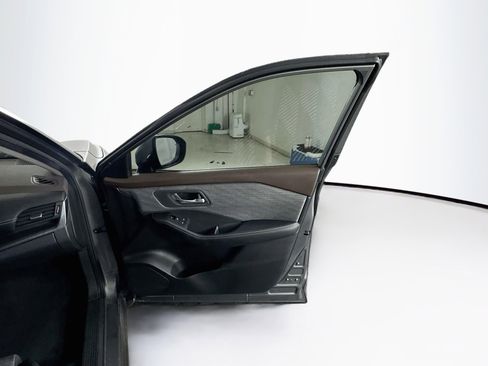 Used 2023 Nissan Rogue SV FWD image 30