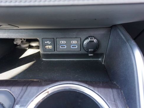 Used 2022 Toyota Highlander Limited image 13