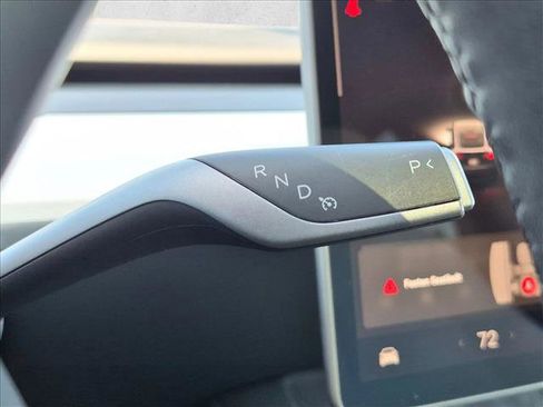 Used 2024 Tesla Model Y Long Range AWD/4WD image 9