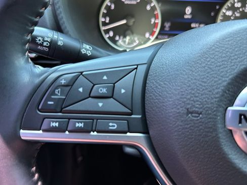 Used 2020 Nissan Sentra SR w/ Electronics Package FWD image 25