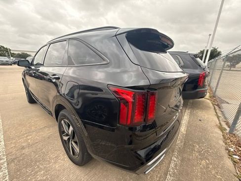 Used 2022 Kia Sorento S w/ Panoramic Sunroof Package FWD image 9