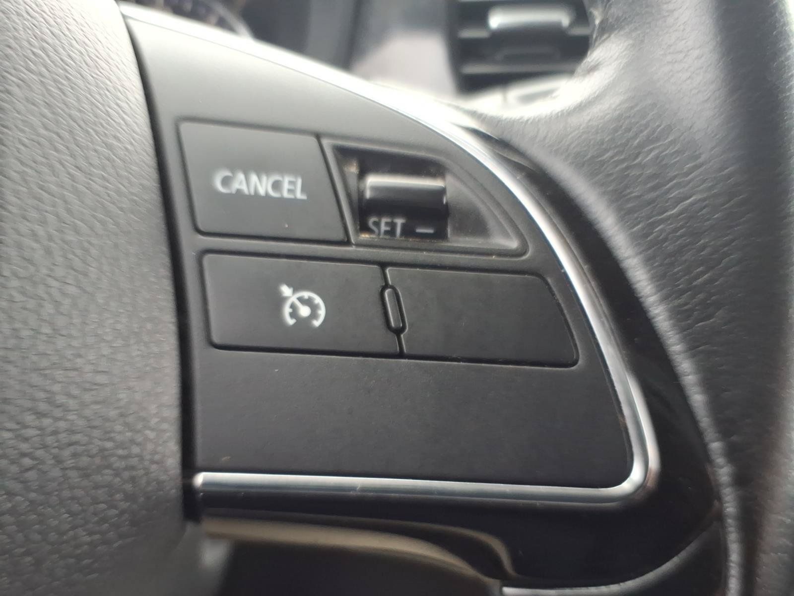 Used 2017 Mitsubishi Outlander SE AWD/4WD image 16