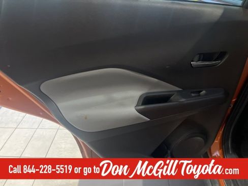 Used 2021 Nissan Kicks SR w/ SR Premium Package image 12