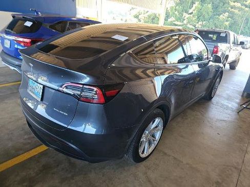 Used 2021 Tesla Model Y Long Range image 3