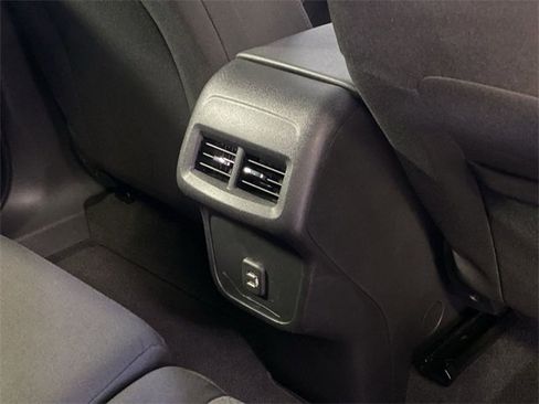 Used 2022 Chevrolet Equinox LT image 27