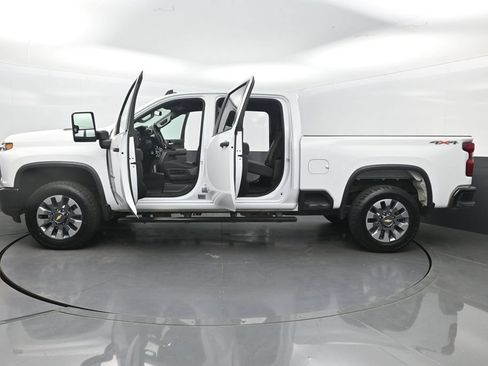 Used 2022 Chevrolet Silverado 2500 Custom w/ Custom Value Package AWD/4WD image 36