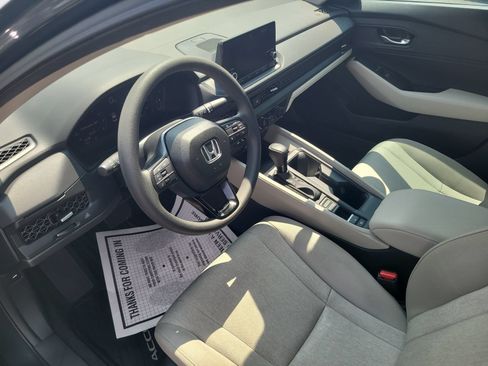 Certified 2025 Honda Accord SE image 10