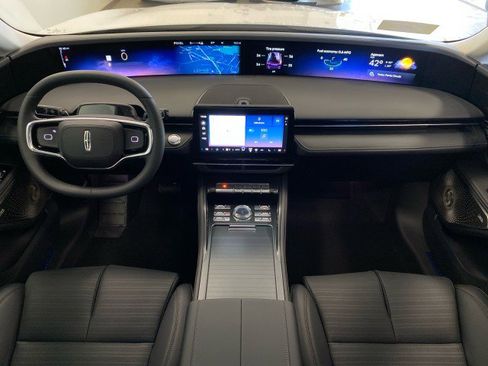 New 2026 Lincoln Nautilus Reserve image 18