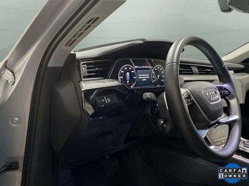 Used 2023 Audi e-tron Premium Plus image 36