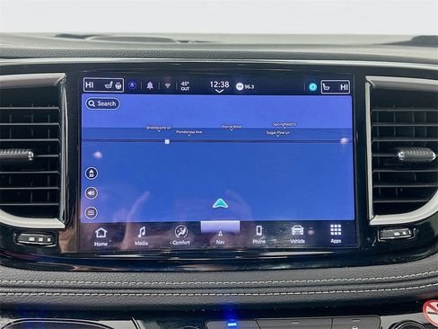 Used 2024 Chrysler Pacifica Select image 13