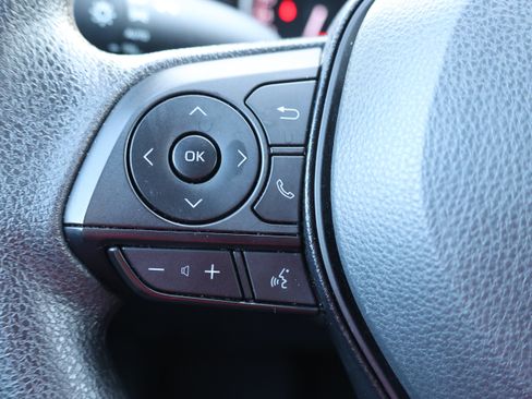 Certified 2025 Toyota RAV4 XLE FWD image 25