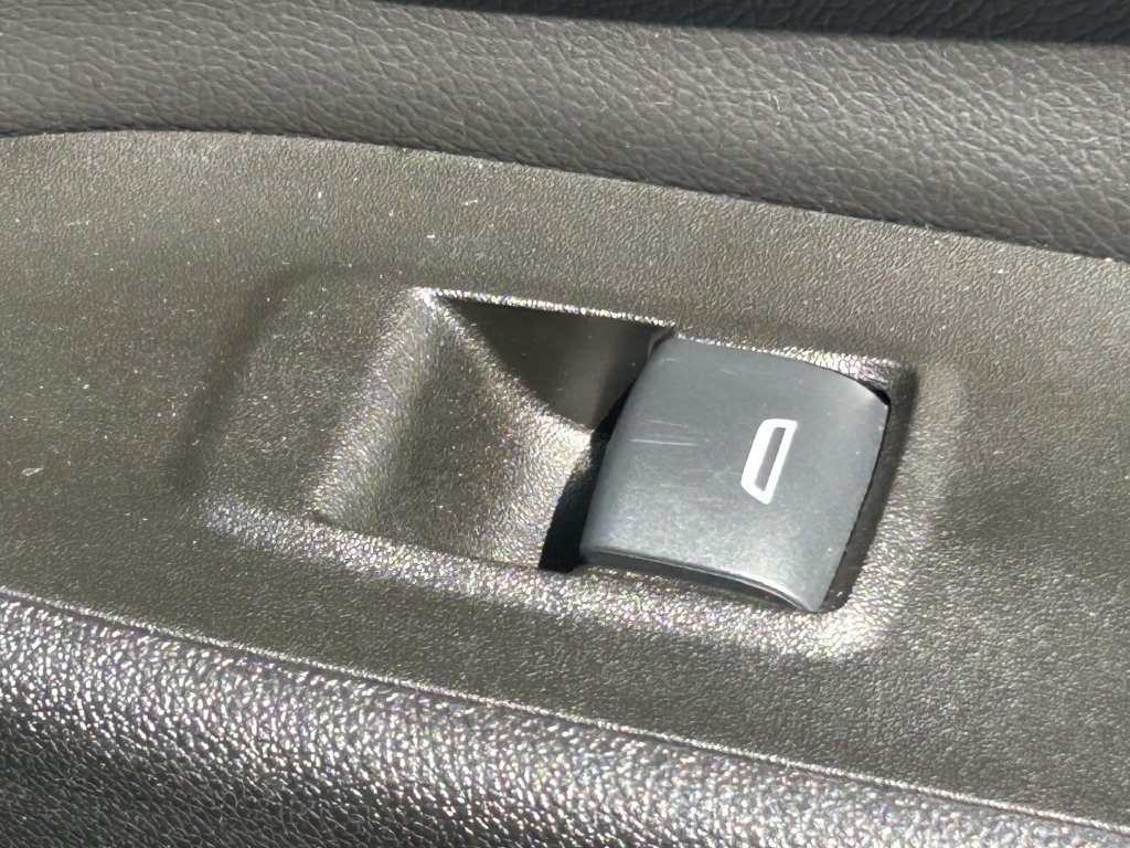 Used 2024 Chevrolet Equinox LT AWD/4WD image 34
