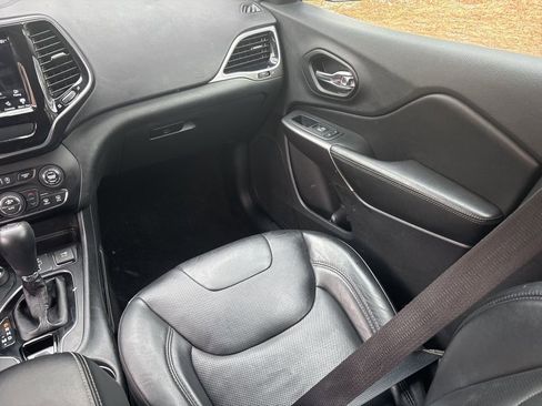 Used 2019 Jeep Cherokee Limited AWD/4WD image 25