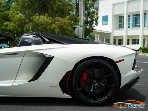 Used 2016 Lamborghini Aventador LP 700-4 image 43