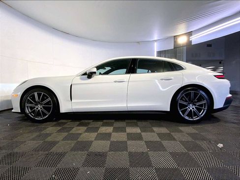 Certified 2025 Porsche Panamera 4 image 2