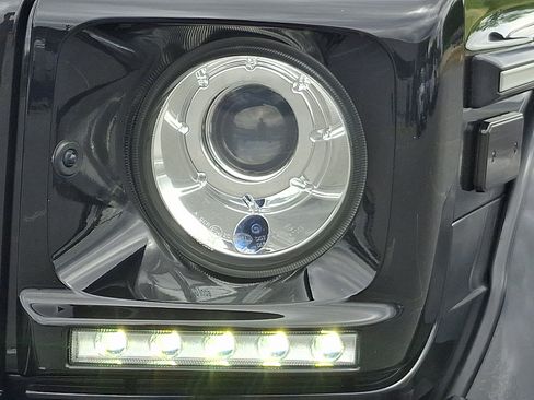 Used 2017 Mercedes-Benz G 63 AMG 4MATIC image 9