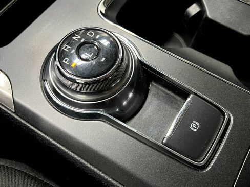 Used 2020 Ford Fusion SE FWD image 31