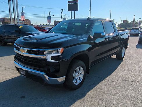 Used 2025 Chevrolet Silverado 1500 LT image 4