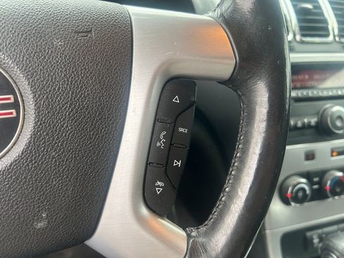Used 2012 GMC Acadia SLE image 13