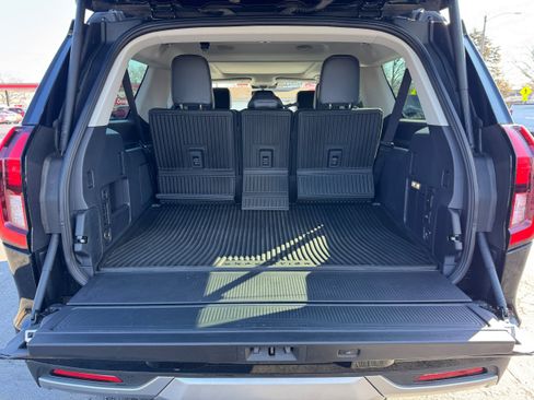 Used 2025 Ford Expedition Max Platinum AWD/4WD image 14