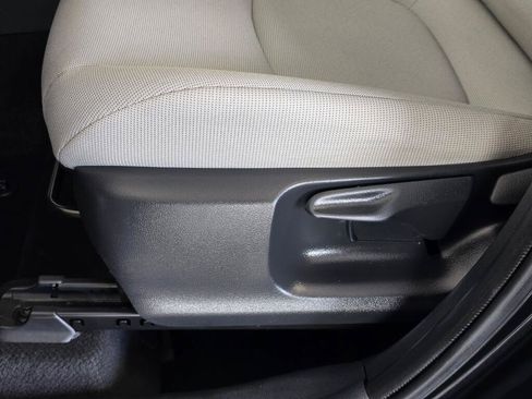 Certified 2025 Toyota Corolla Cross L AWD/4WD image 23