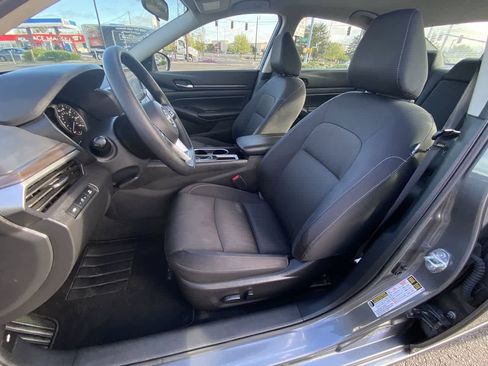 Used 2024 Nissan Altima 2.5 SV FWD image 22
