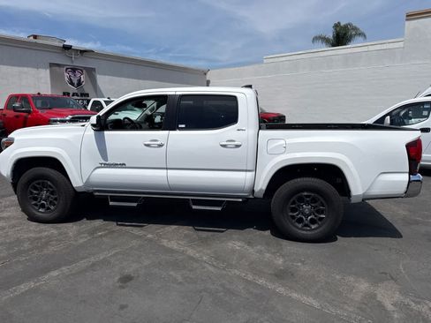 Used 2018 Toyota Tacoma SR5 AWD/4WD image 21