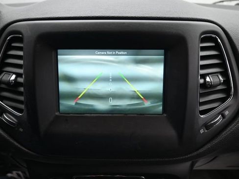 Used 2019 Jeep Compass Sport w/ Cold Weather Group image 18