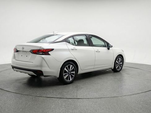 Used 2025 Nissan Versa SV image 9