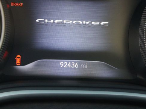 Used 2019 Jeep Cherokee Limited w/ Trailer Tow Group image 17