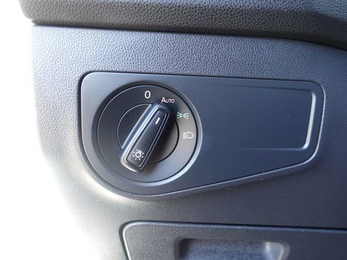 Used 2022 Volkswagen Tiguan S image 16