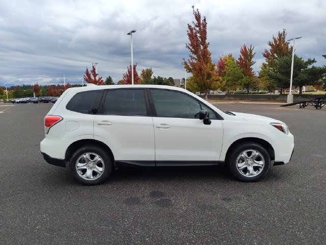 Used 2018 Subaru Forester 2.5i AWD/4WD image 2