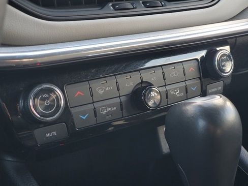 Certified 2023 Jeep Compass Limited image 20