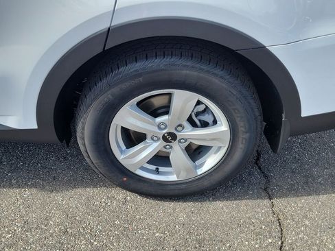 New 2026 Kia Sorento LX FWD image 37