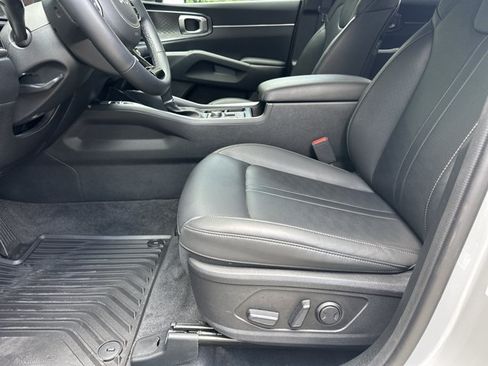 Used 2025 Kia Sorento EX w/ Panoramic Sunroof Package AWD/4WD image 10